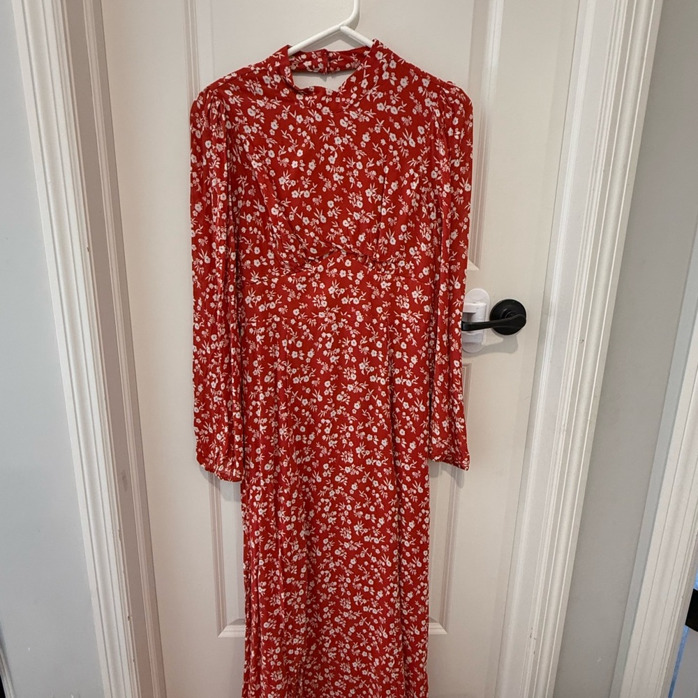 Forever 21 Scarlet Floral Long Sleeve Dress